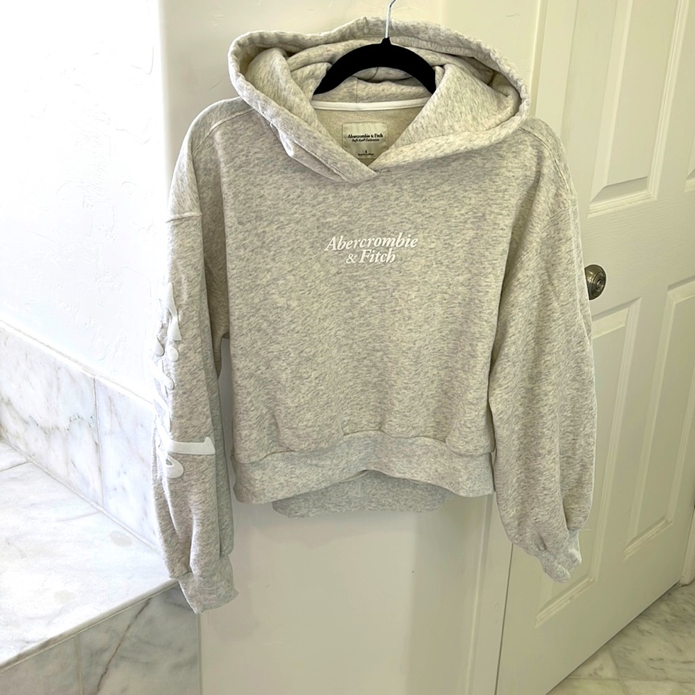 Abercrombie & Fitch cropped hoodie